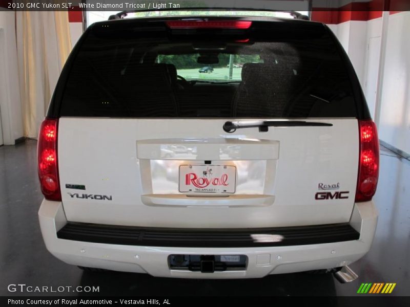 White Diamond Tricoat / Light Tan 2010 GMC Yukon SLT