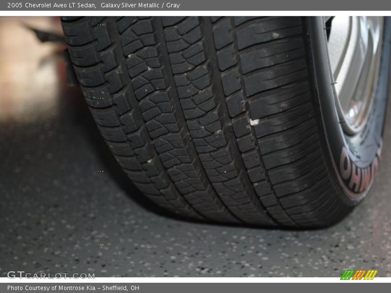 Galaxy Silver Metallic / Gray 2005 Chevrolet Aveo LT Sedan