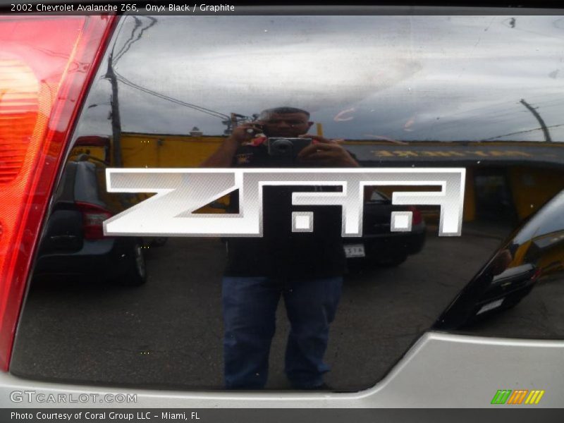 Onyx Black / Graphite 2002 Chevrolet Avalanche Z66
