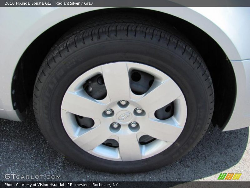 Radiant Silver / Gray 2010 Hyundai Sonata GLS