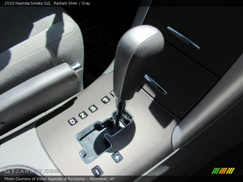Radiant Silver / Gray 2010 Hyundai Sonata GLS