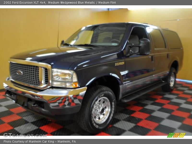 Front 3/4 View of 2002 Excursion XLT 4x4