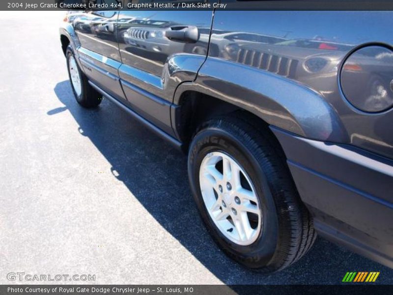 Graphite Metallic / Dark Slate Gray 2004 Jeep Grand Cherokee Laredo 4x4