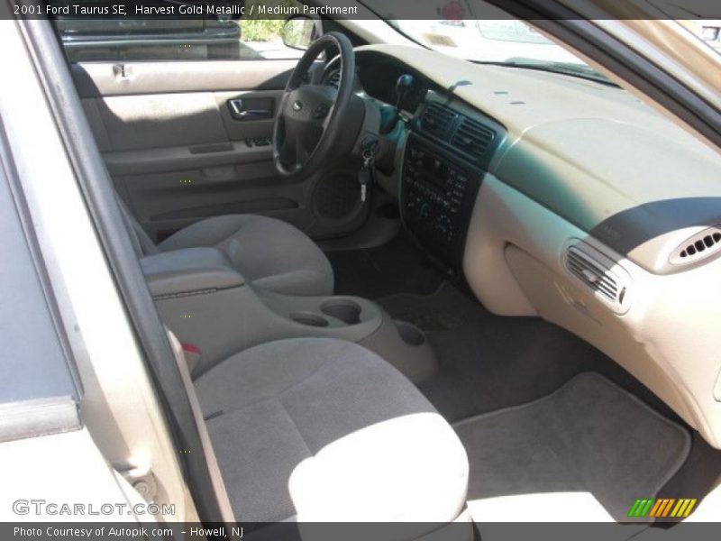 Harvest Gold Metallic / Medium Parchment 2001 Ford Taurus SE