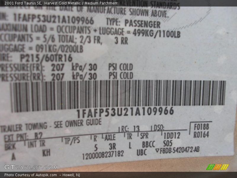 Harvest Gold Metallic / Medium Parchment 2001 Ford Taurus SE