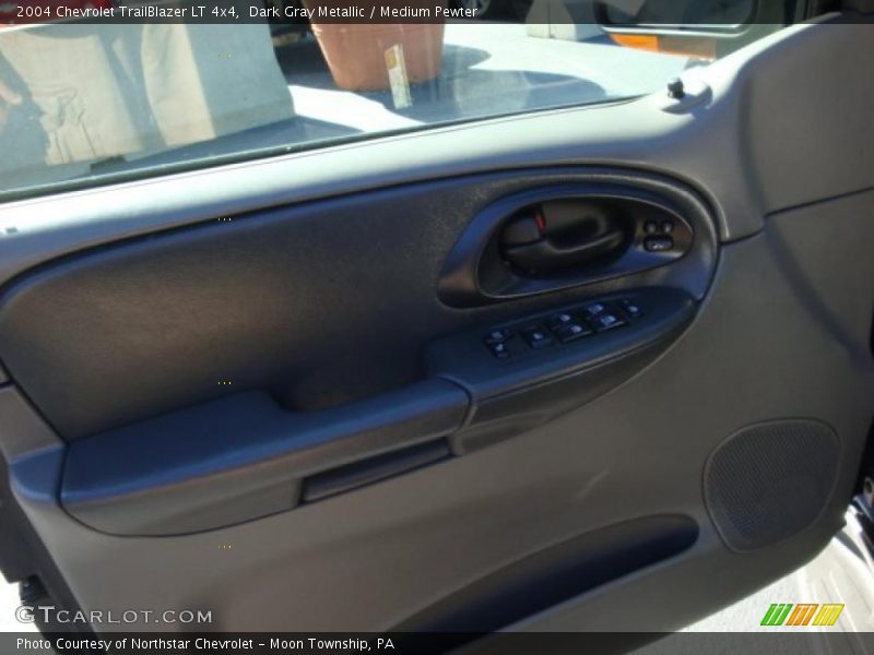 Dark Gray Metallic / Medium Pewter 2004 Chevrolet TrailBlazer LT 4x4