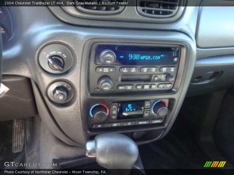 Dark Gray Metallic / Medium Pewter 2004 Chevrolet TrailBlazer LT 4x4