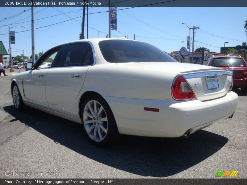 Porcelain / Ivory/Mocha 2008 Jaguar XJ Vanden Plas