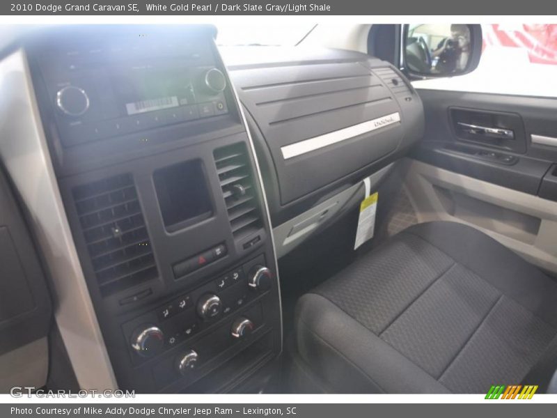 White Gold Pearl / Dark Slate Gray/Light Shale 2010 Dodge Grand Caravan SE
