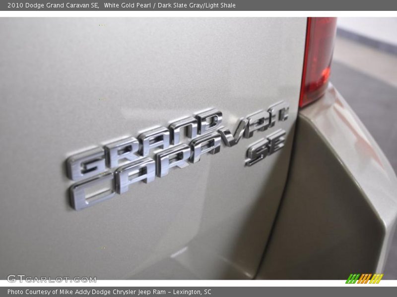 White Gold Pearl / Dark Slate Gray/Light Shale 2010 Dodge Grand Caravan SE