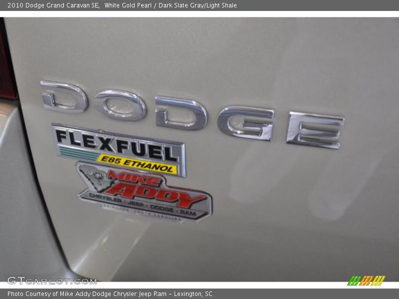 White Gold Pearl / Dark Slate Gray/Light Shale 2010 Dodge Grand Caravan SE