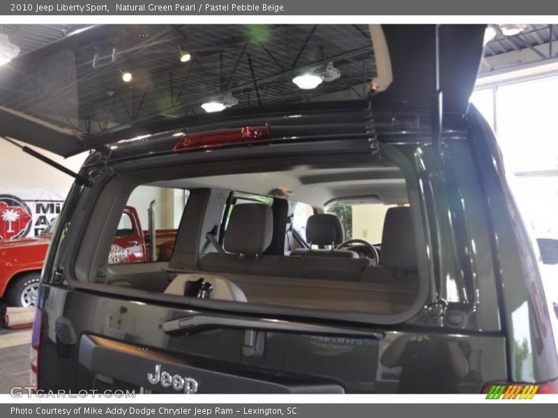 Natural Green Pearl / Pastel Pebble Beige 2010 Jeep Liberty Sport