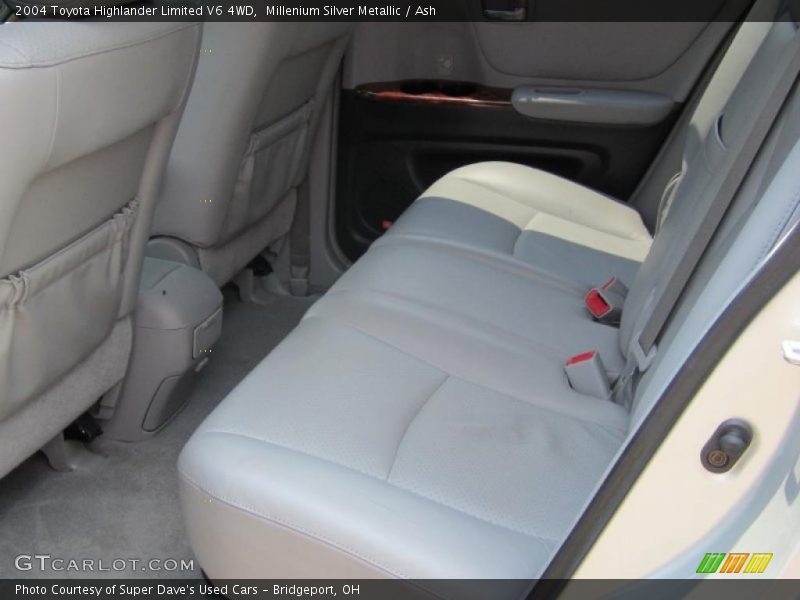 Millenium Silver Metallic / Ash 2004 Toyota Highlander Limited V6 4WD