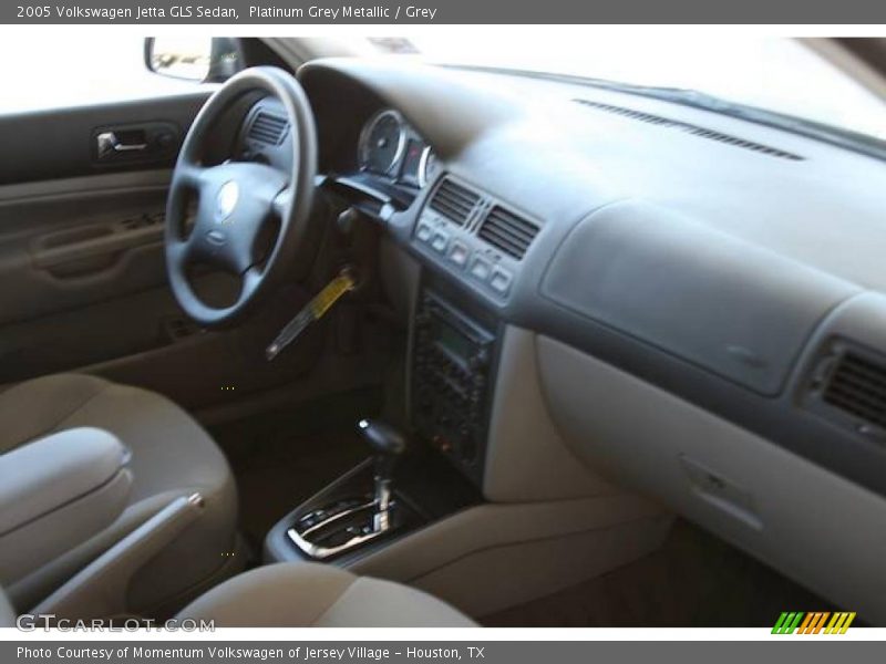 Platinum Grey Metallic / Grey 2005 Volkswagen Jetta GLS Sedan