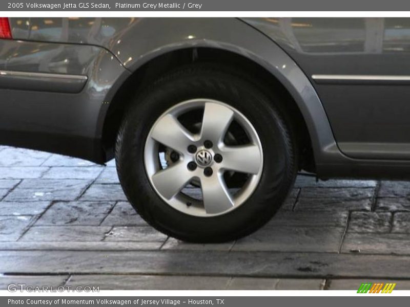Platinum Grey Metallic / Grey 2005 Volkswagen Jetta GLS Sedan