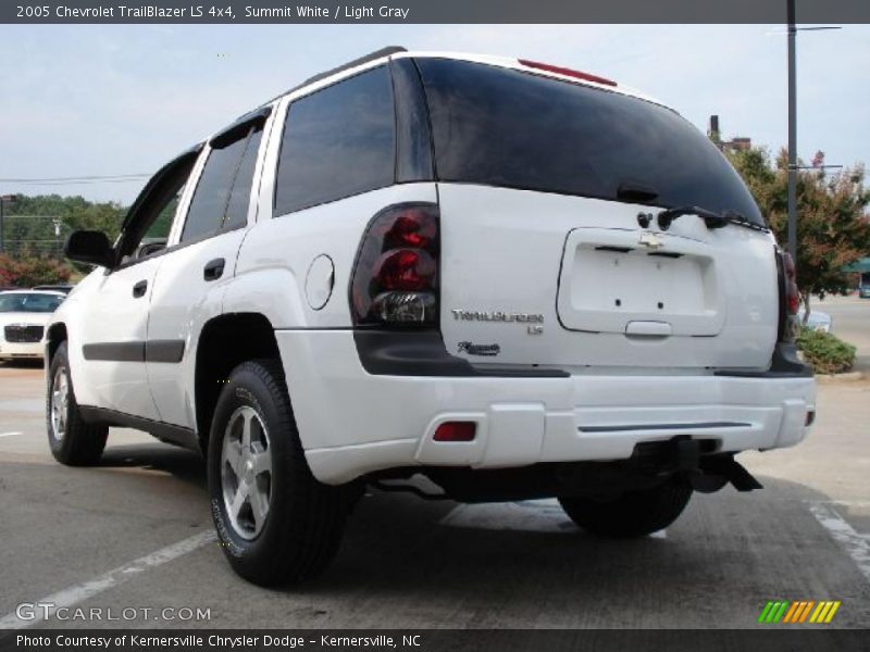 Summit White / Light Gray 2005 Chevrolet TrailBlazer LS 4x4