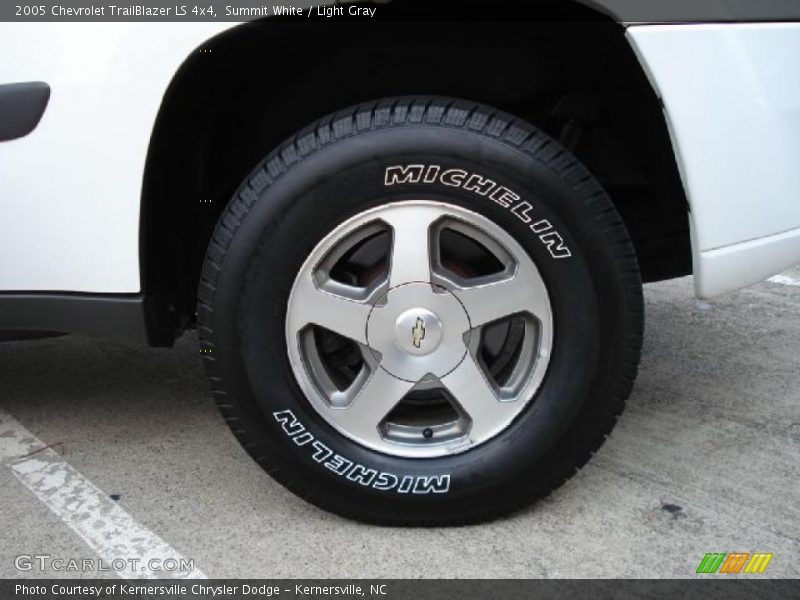 Summit White / Light Gray 2005 Chevrolet TrailBlazer LS 4x4