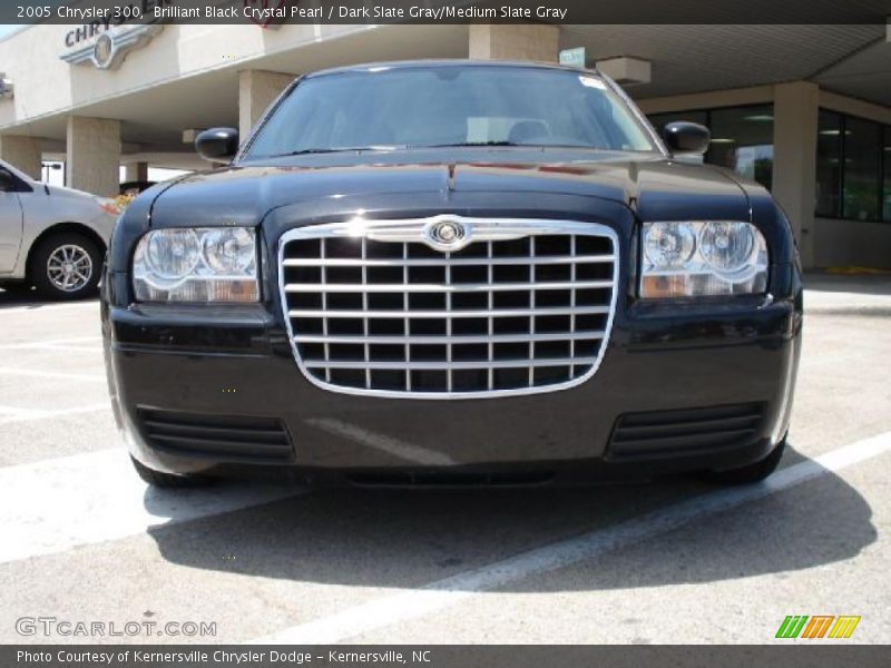 Brilliant Black Crystal Pearl / Dark Slate Gray/Medium Slate Gray 2005 Chrysler 300