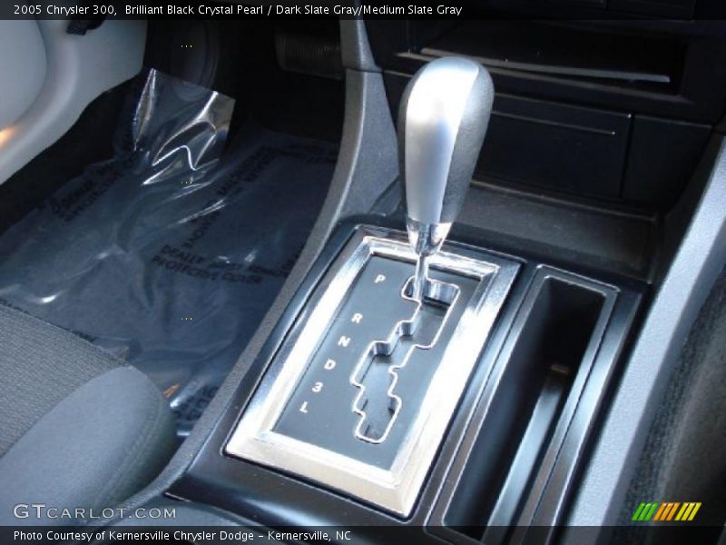 Brilliant Black Crystal Pearl / Dark Slate Gray/Medium Slate Gray 2005 Chrysler 300