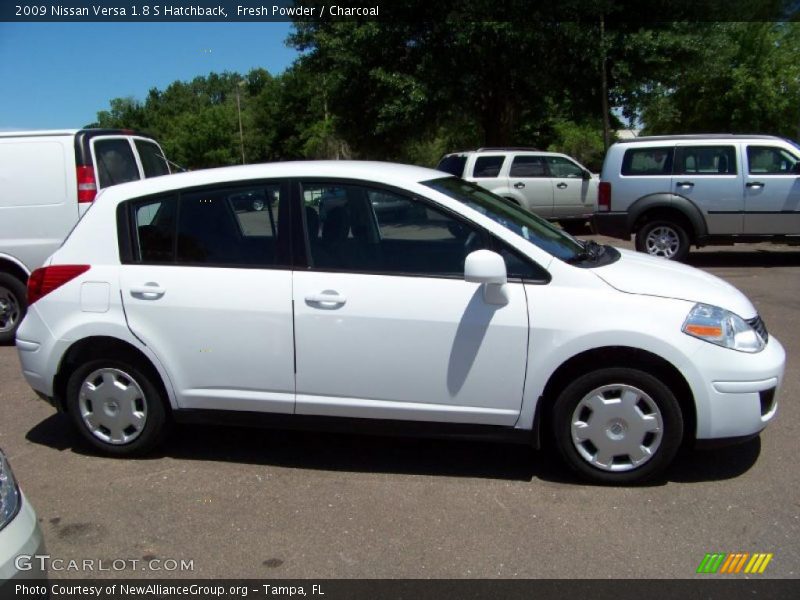 Fresh Powder / Charcoal 2009 Nissan Versa 1.8 S Hatchback