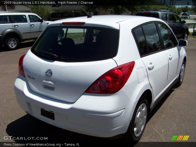 Fresh Powder / Charcoal 2009 Nissan Versa 1.8 S Hatchback