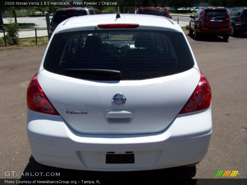 Fresh Powder / Charcoal 2009 Nissan Versa 1.8 S Hatchback