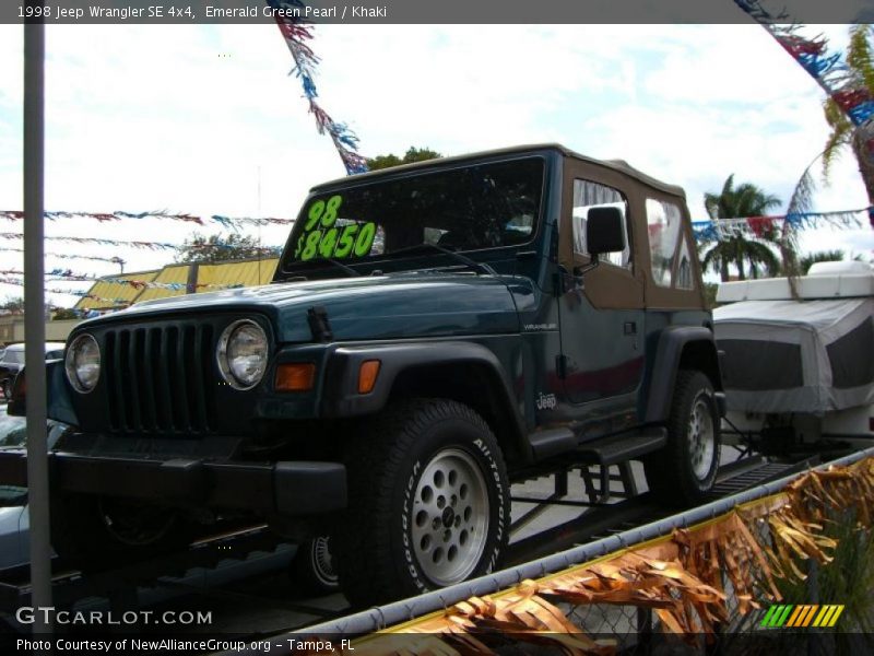 Emerald Green Pearl / Khaki 1998 Jeep Wrangler SE 4x4