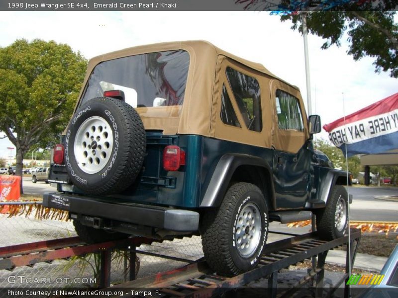 Emerald Green Pearl / Khaki 1998 Jeep Wrangler SE 4x4