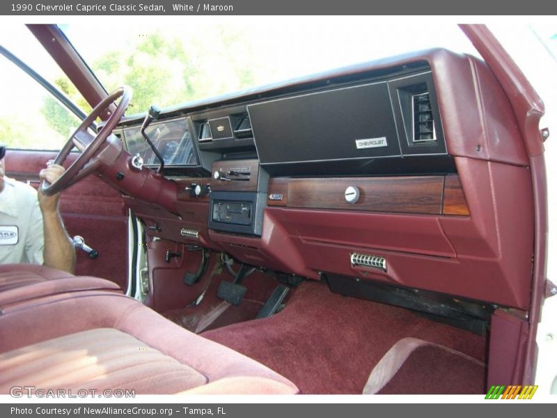 White / Maroon 1990 Chevrolet Caprice Classic Sedan