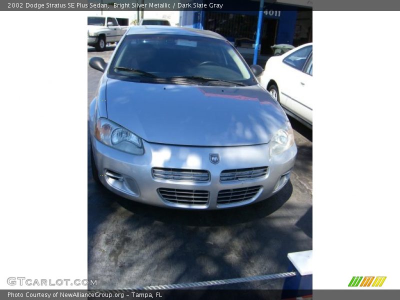 Bright Silver Metallic / Dark Slate Gray 2002 Dodge Stratus SE Plus Sedan