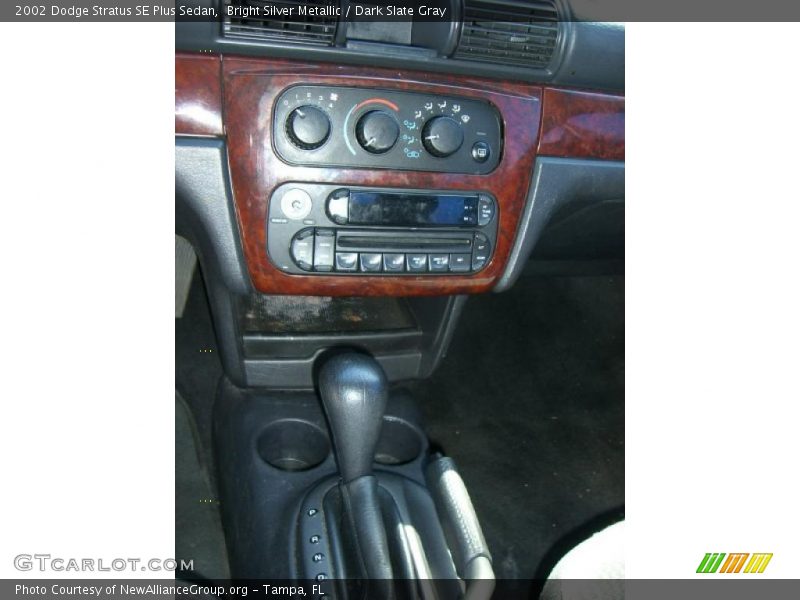 Bright Silver Metallic / Dark Slate Gray 2002 Dodge Stratus SE Plus Sedan