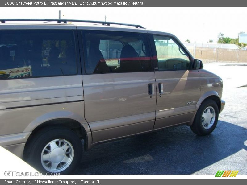 Light Autumnwood Metallic / Neutral 2000 Chevrolet Astro LT Passenger Van