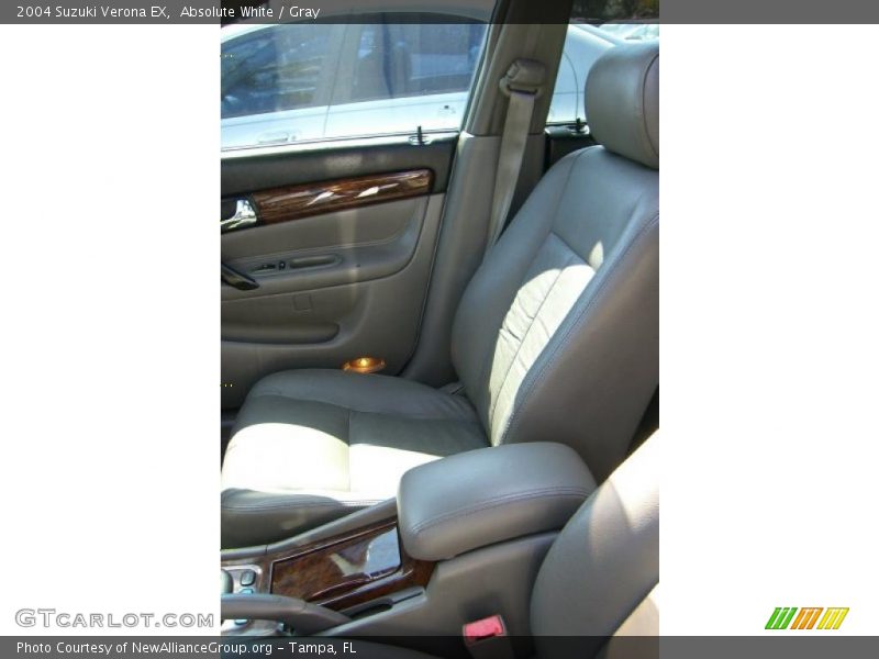 Absolute White / Gray 2004 Suzuki Verona EX