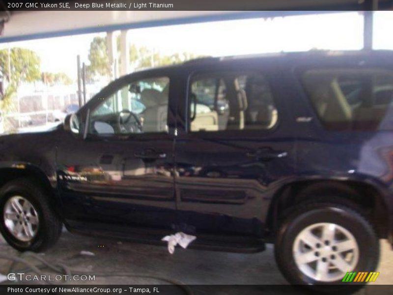 Deep Blue Metallic / Light Titanium 2007 GMC Yukon SLE