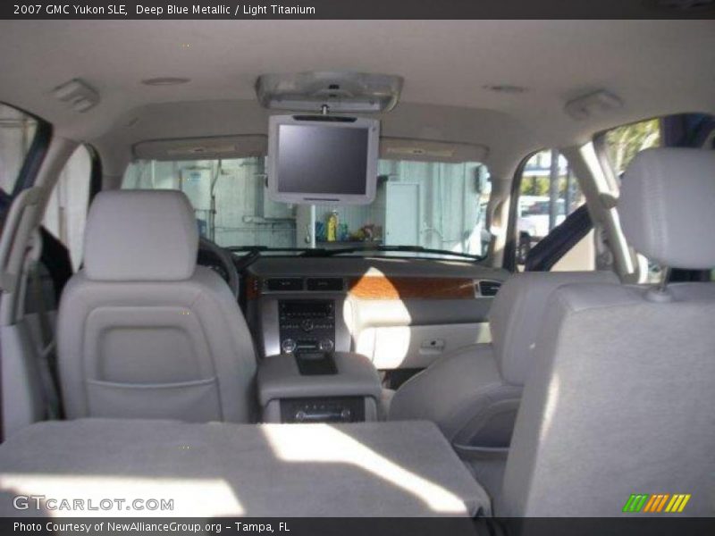 Deep Blue Metallic / Light Titanium 2007 GMC Yukon SLE