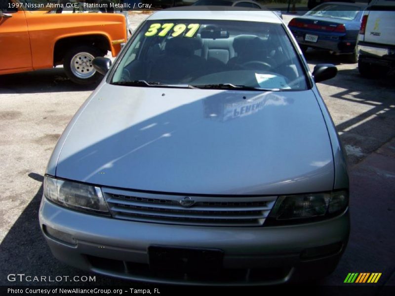 Platinum Metallic / Gray 1997 Nissan Altima GXE