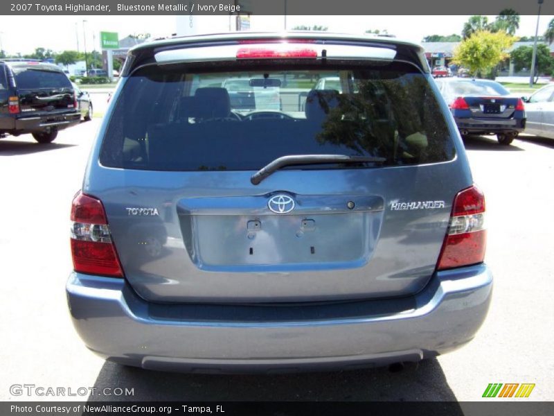 Bluestone Metallic / Ivory Beige 2007 Toyota Highlander