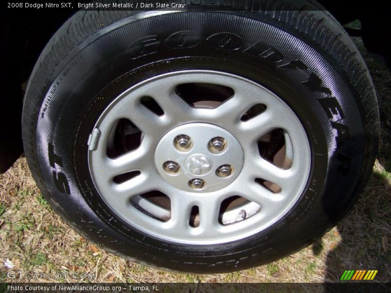 Bright Silver Metallic / Dark Slate Gray 2008 Dodge Nitro SXT