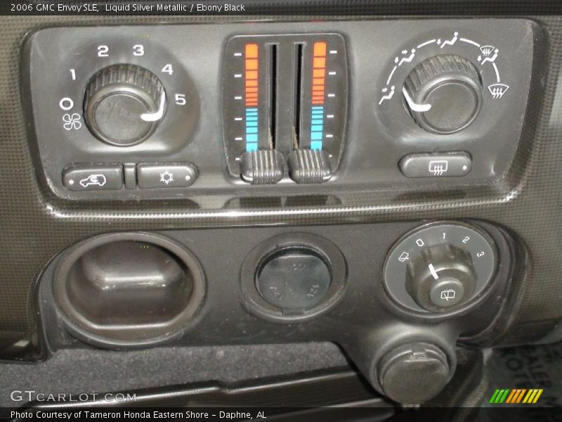 Liquid Silver Metallic / Ebony Black 2006 GMC Envoy SLE