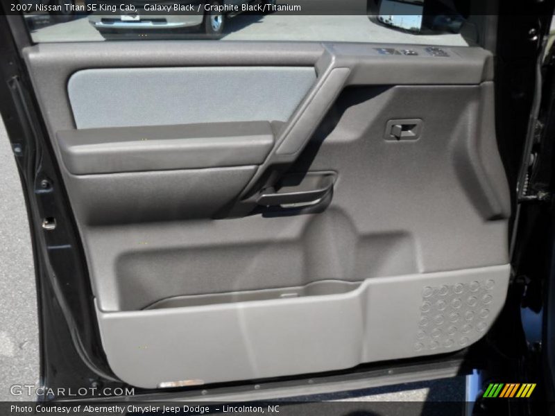 Galaxy Black / Graphite Black/Titanium 2007 Nissan Titan SE King Cab