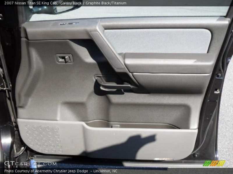 Galaxy Black / Graphite Black/Titanium 2007 Nissan Titan SE King Cab