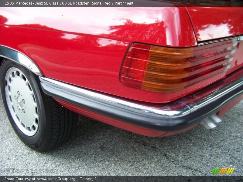 Signal Red / Parchment 1985 Mercedes-Benz SL Class 380 SL Roadster