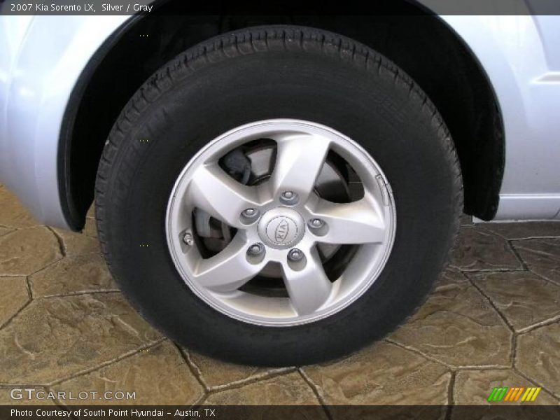 Silver / Gray 2007 Kia Sorento LX