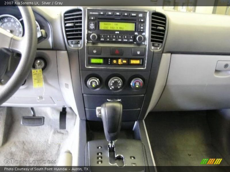 Silver / Gray 2007 Kia Sorento LX