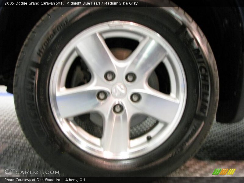 Midnight Blue Pearl / Medium Slate Gray 2005 Dodge Grand Caravan SXT