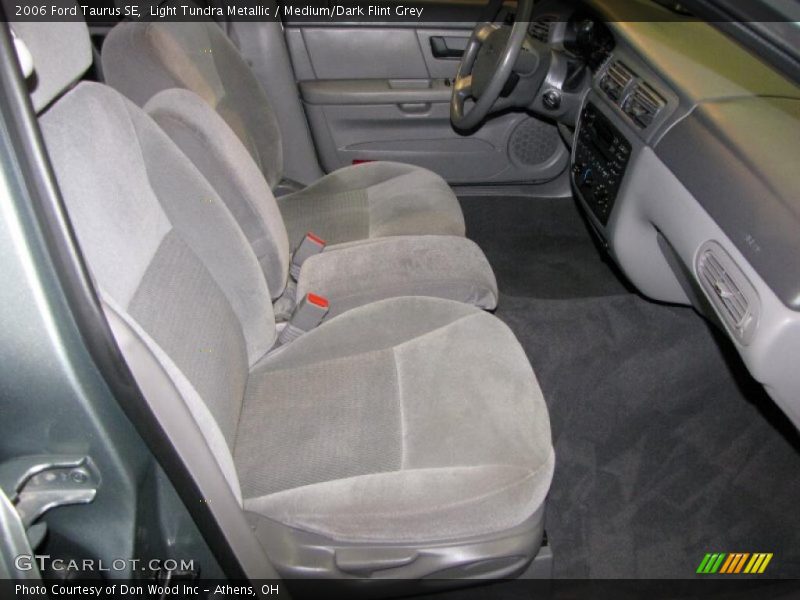 Light Tundra Metallic / Medium/Dark Flint Grey 2006 Ford Taurus SE