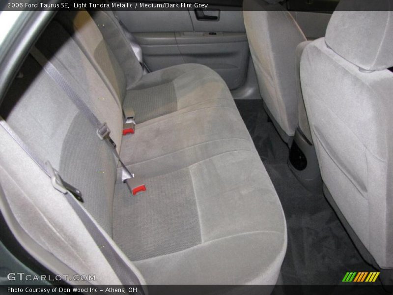 Light Tundra Metallic / Medium/Dark Flint Grey 2006 Ford Taurus SE