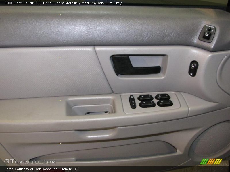 Light Tundra Metallic / Medium/Dark Flint Grey 2006 Ford Taurus SE