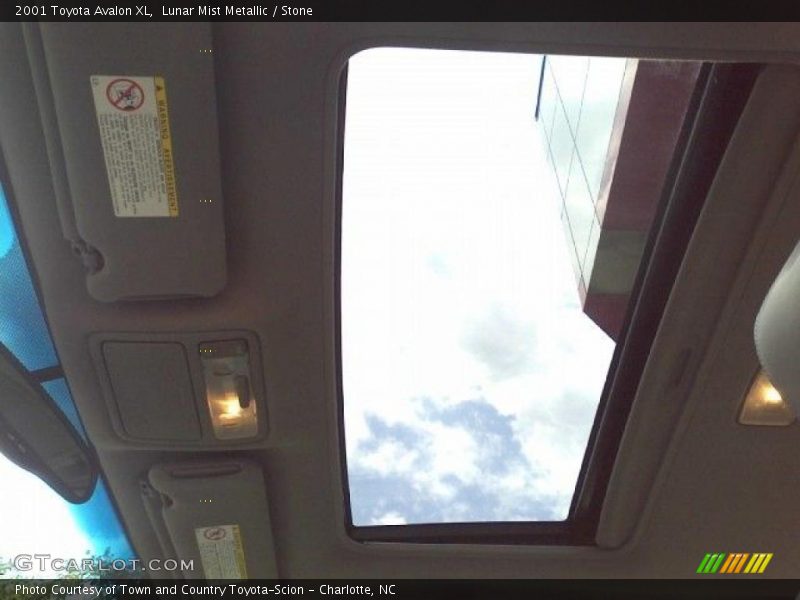 Lunar Mist Metallic / Stone 2001 Toyota Avalon XL
