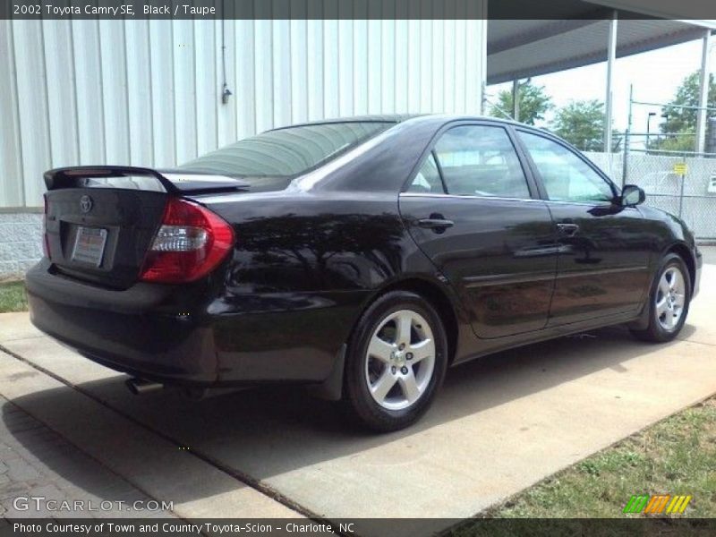Black / Taupe 2002 Toyota Camry SE